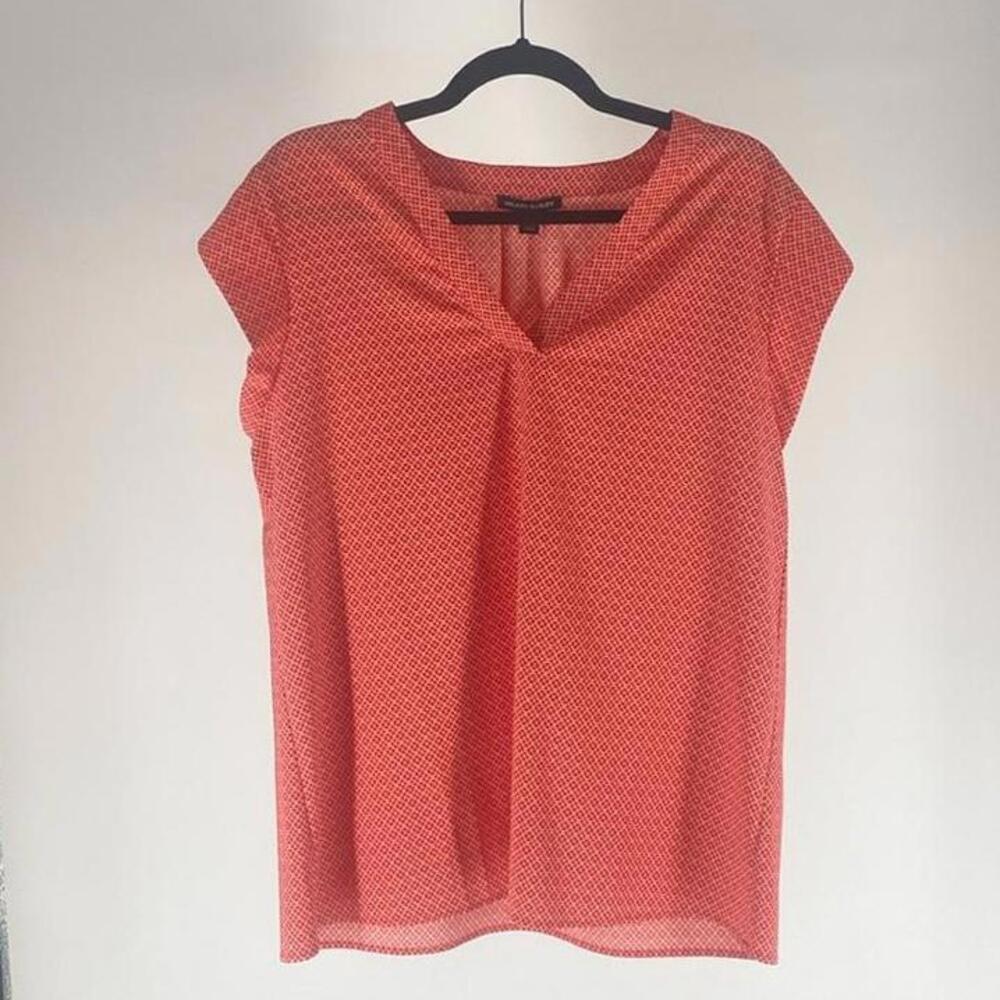Stylish Red Printed Blouse - Perfect for Warm Weather!